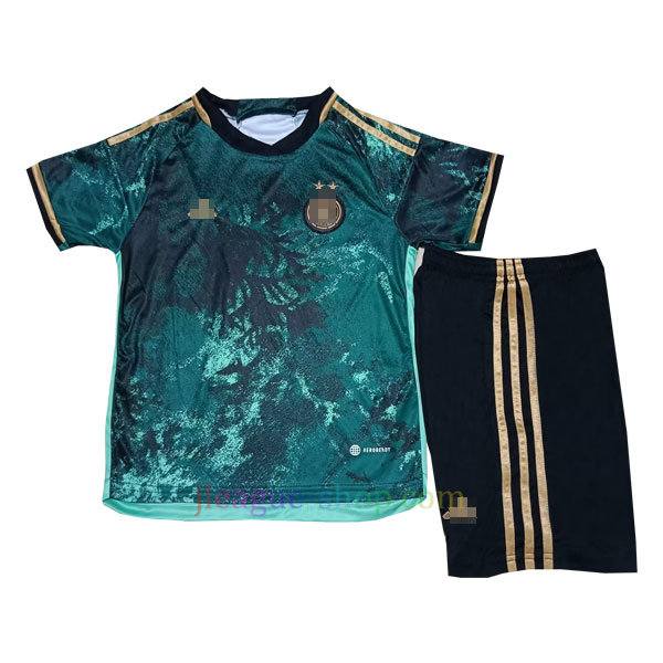 日本 代表 サッカー ユニフォーム 値段