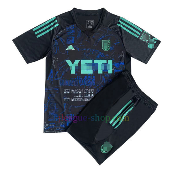 サッカー ユニフォーム 専門 店